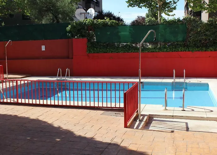 Vivienda Familiar Con Jardin Junto A Ifema